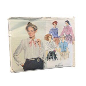Vintage Vogue Pattern 1797 Women's Blouses Multiple Styles Size 10 uncut